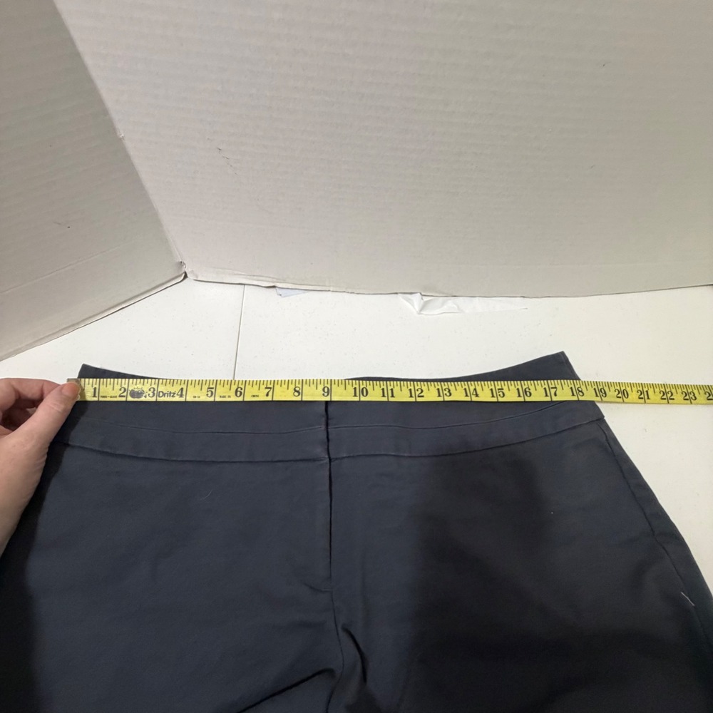 Apt. 9 Essentials Womens Gray Stretch Chino Shorts Size 16 Hook Bar Closure - Picture 7 of 10